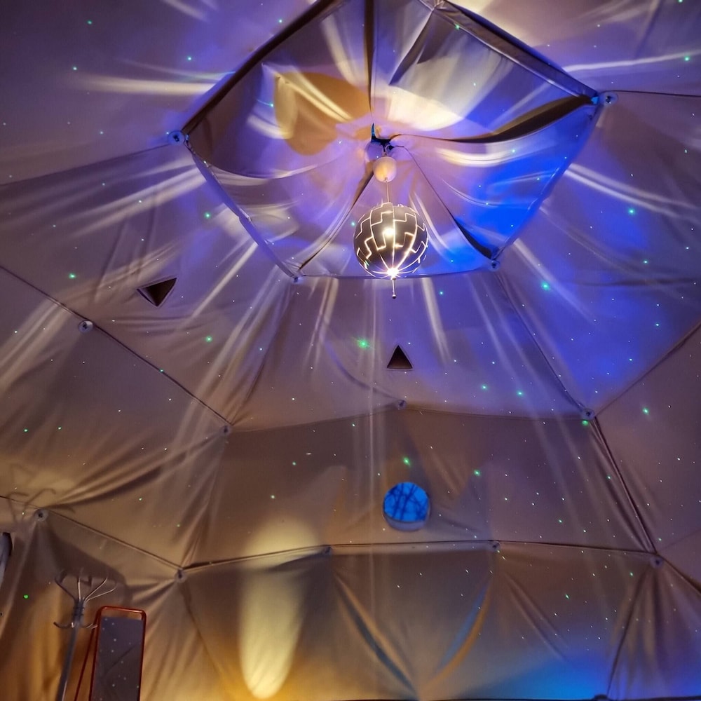 Romantic Lakeview Dome