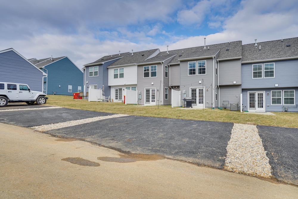 Charles Town Townhome: 9 Mi to Harpers Ferry - Property Image 3