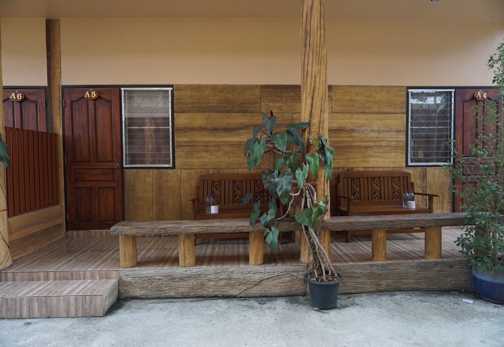 Nam Jhum Resort