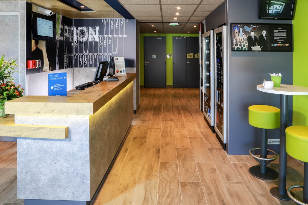 Vitrolles Vacations - ibis budget Marseille Vitrolles - Property Image 2