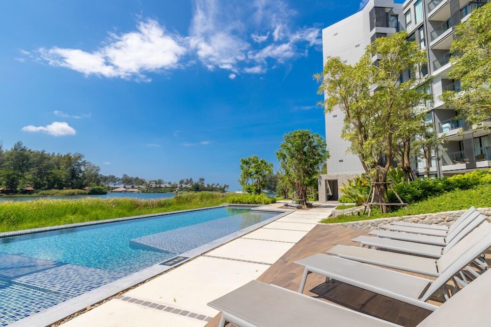 Cassia Exclusive Lake View Condo, Bang Tao Beach