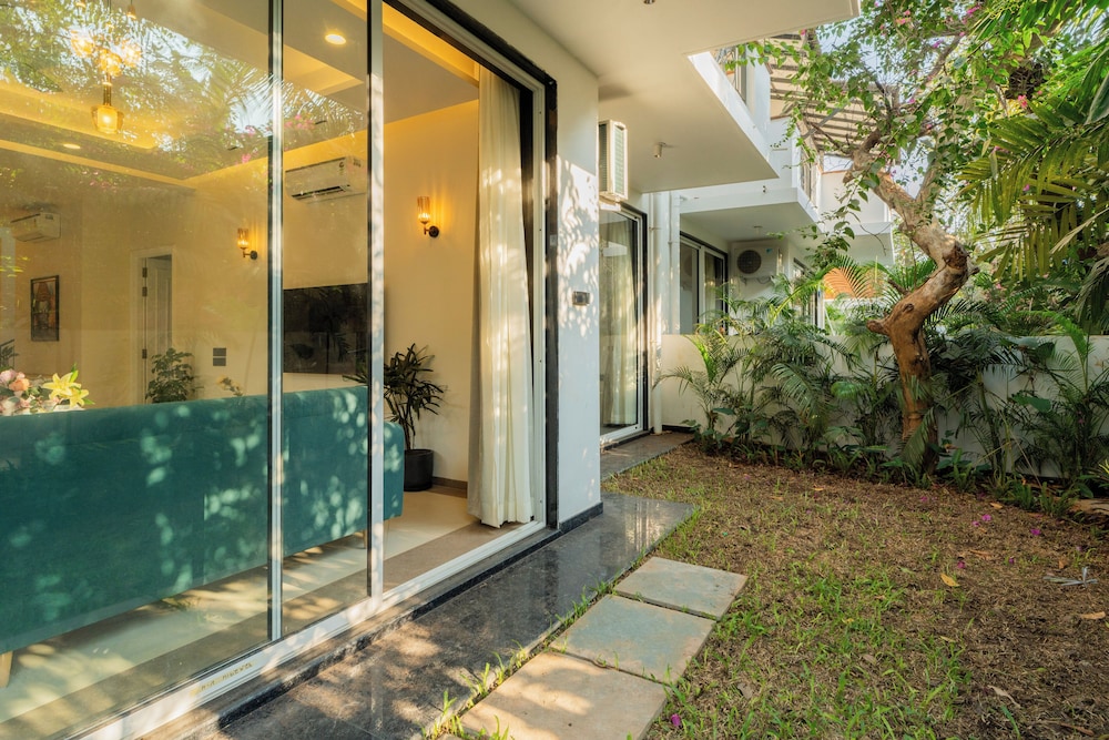 ELIVAAS Laguna Camellia | Luxe 4 BHK Villa Near Popular Beaches with Private Pool