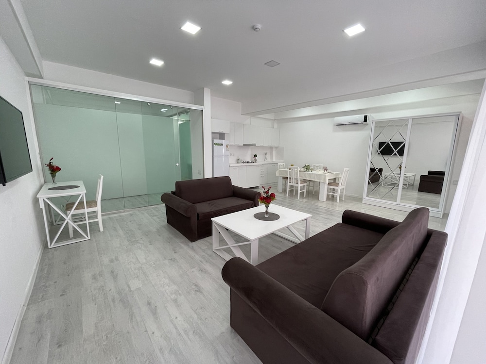 La Maison Blanche Baku view 3