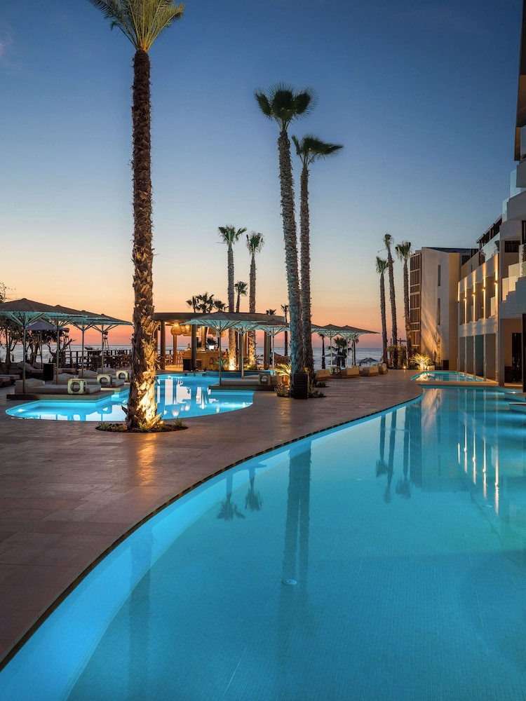 Nalu Resort & Spa