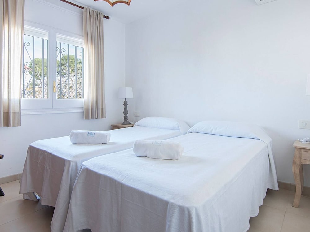 Beach In Cambrils Villa With Private Pool