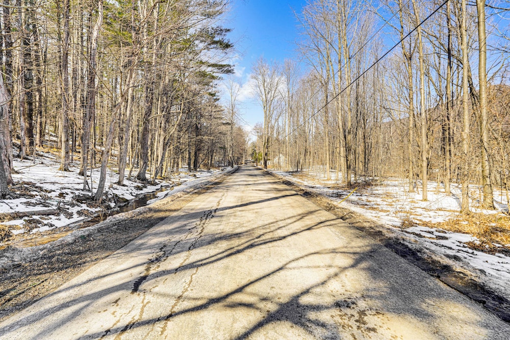 3 Mi to Hiking: Cozy Mt Tremper Apt