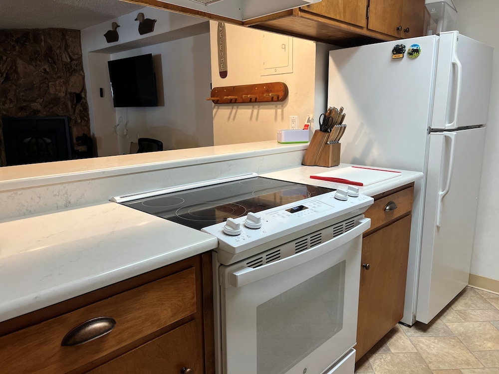 Altomare's Bavarian Ge 1148ha 3 Bedroom Condo