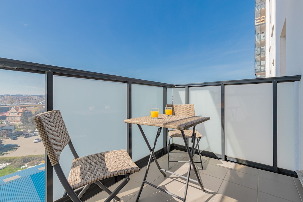 Comfortable Apartment Gdansk by Renters view 3