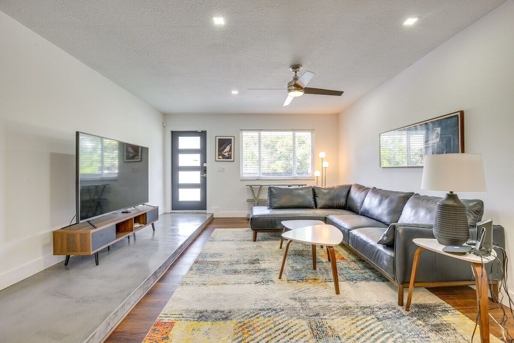 Oakland Park Oasis Heated Pool & Private Patio