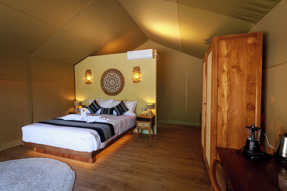 Barefoot Glamping