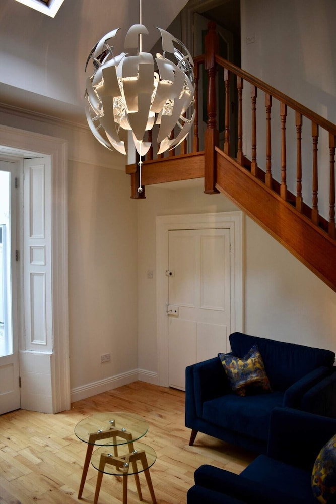 Modern 1 Bedroom Apartment Close to the Centre