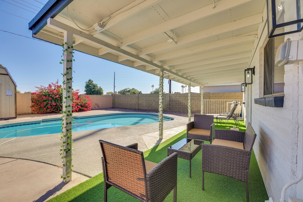 11 Mi to Dtwn Phoenix: Main House w/ Outdoor Oasis