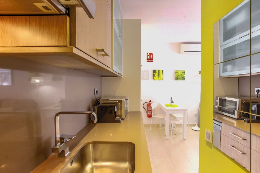 Cuban Green Terrace Apart -1st Floor-center