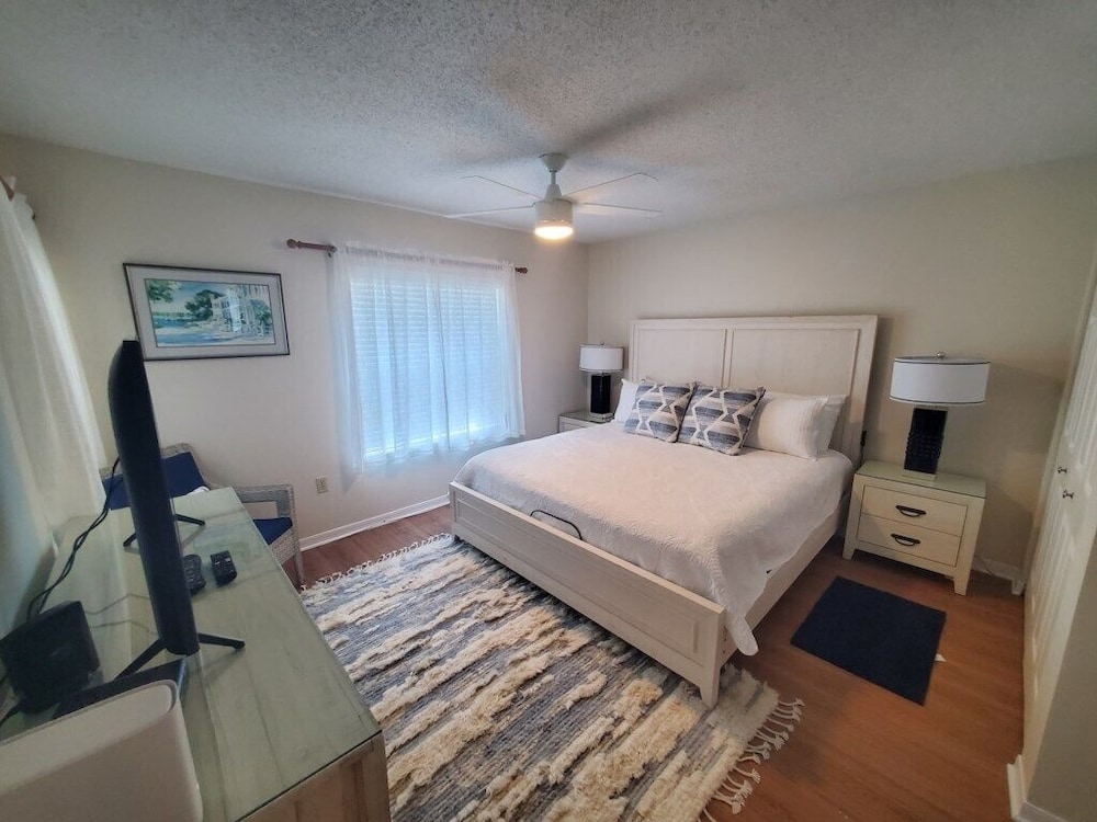 Ocean Village Club I25 view 5