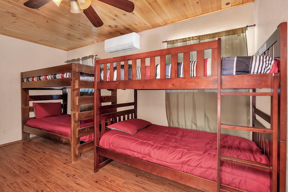 Immersed in Nature! Manzanita Cabin W/hot Tub view 4