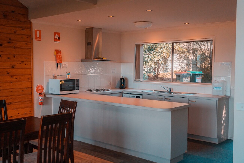 Waterfront Retreat At Wattle Point