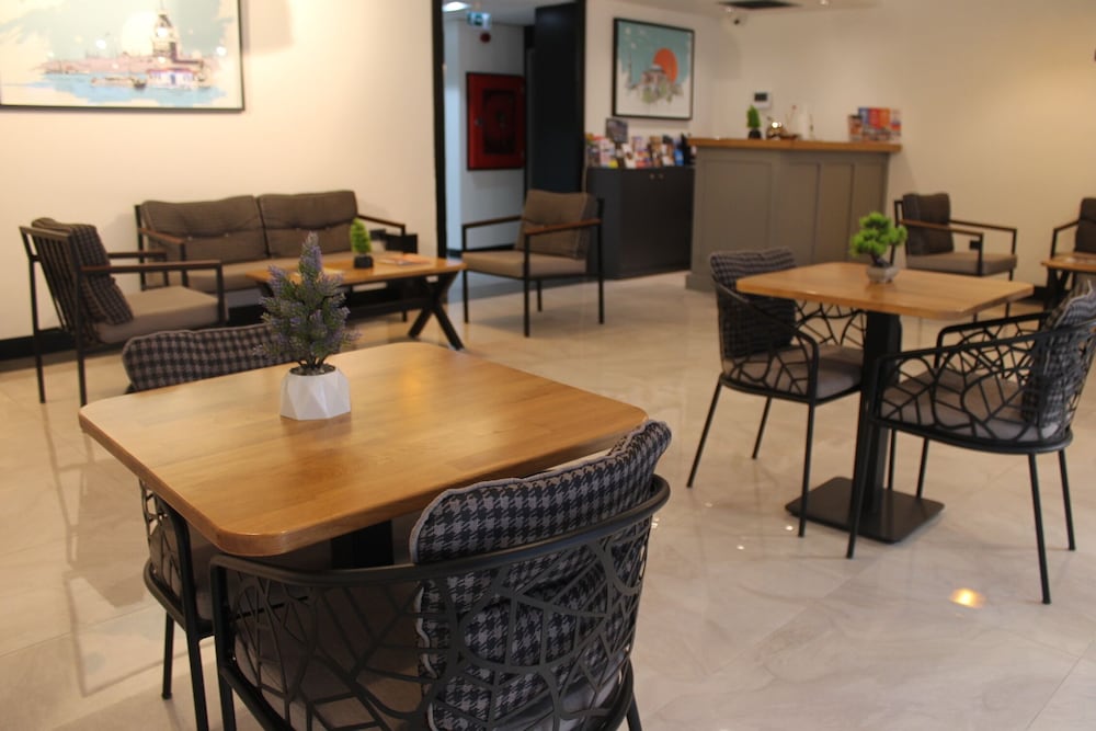 Four-G Hotel - Image 11