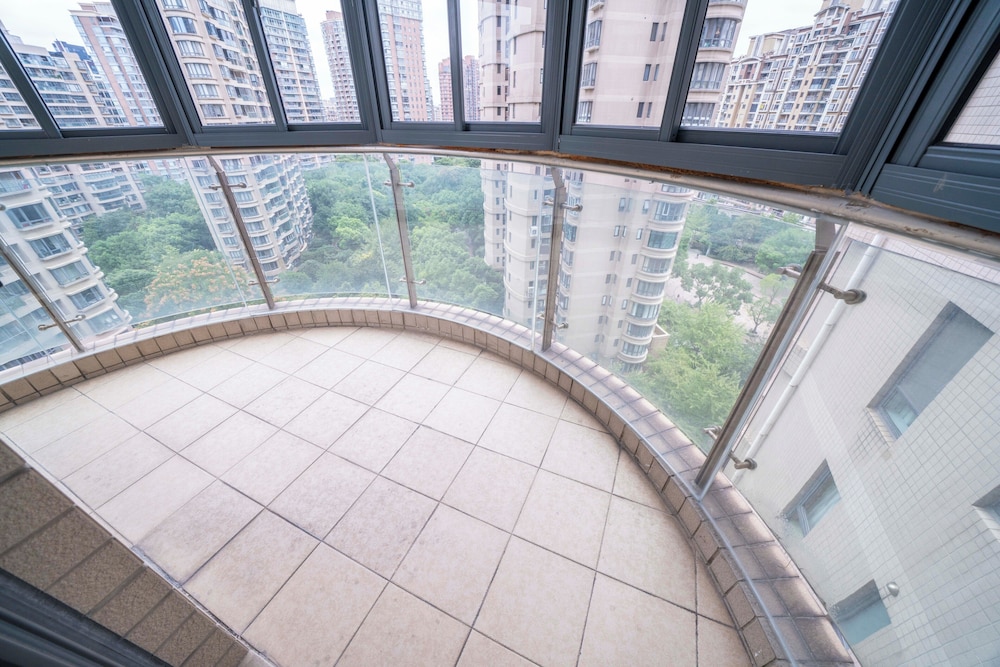 Tyms 1BR APT Gubei International Garden