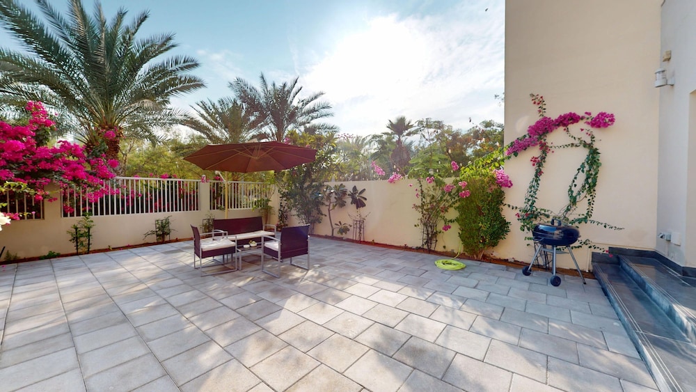 JVC - Villa 3 in Dubai