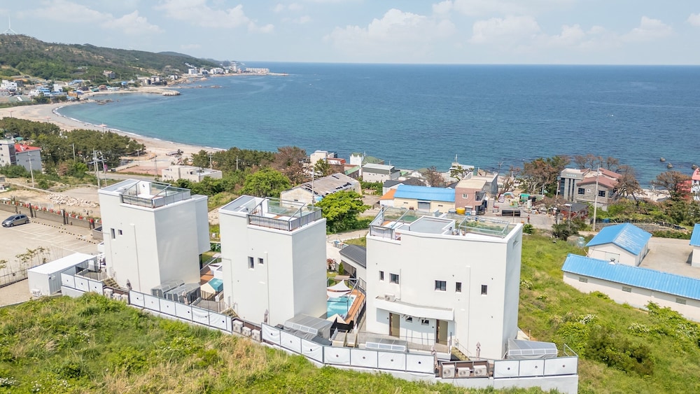 Gyeongju The Moon Aurora Pool Villa
