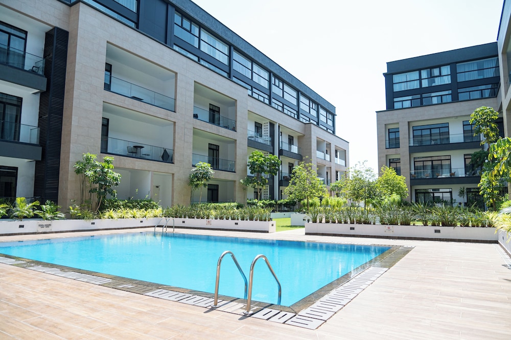 Easy Stay at Embassy Gardens Apartment