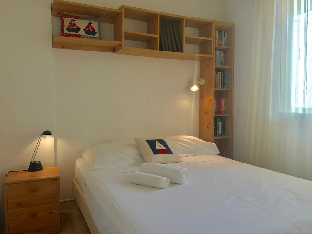 One Bedroom Apartment in Cannes With a Balcony and Great sea Views - 821