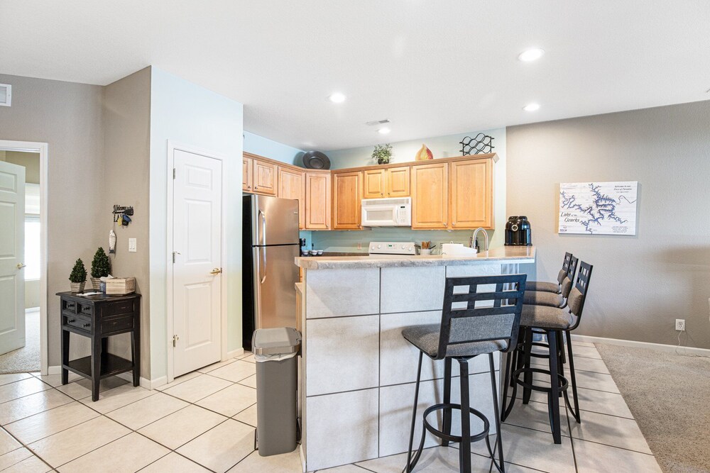 Experience Lakeside Living at Its Finest: Stunning Views and Prime Location!