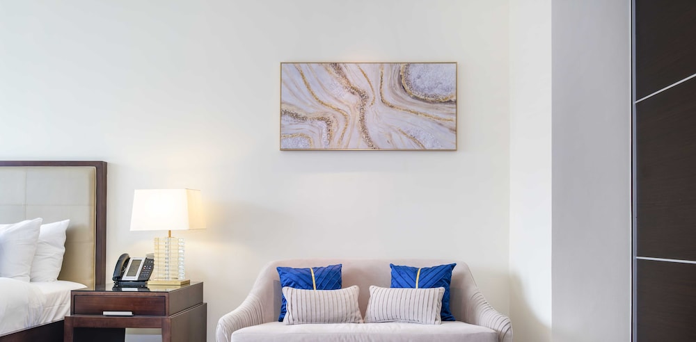 LUX The JW Marina Studio