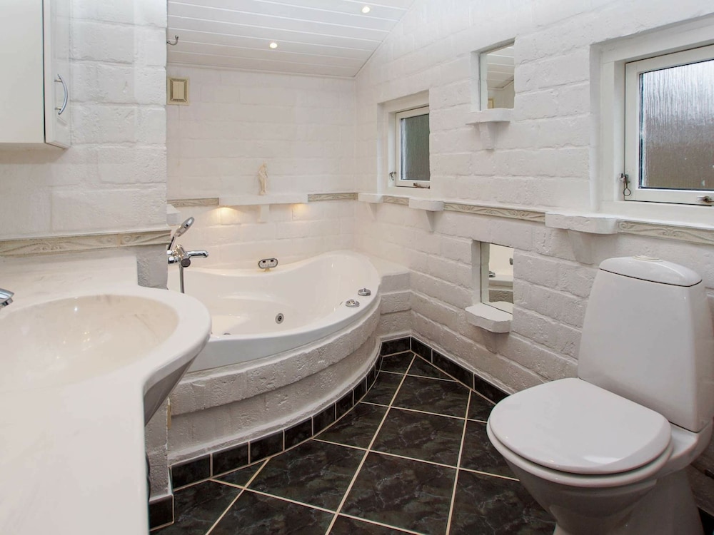 Luxury Retreat in Bork Havn - By Traum Ferienwohnungen view 4