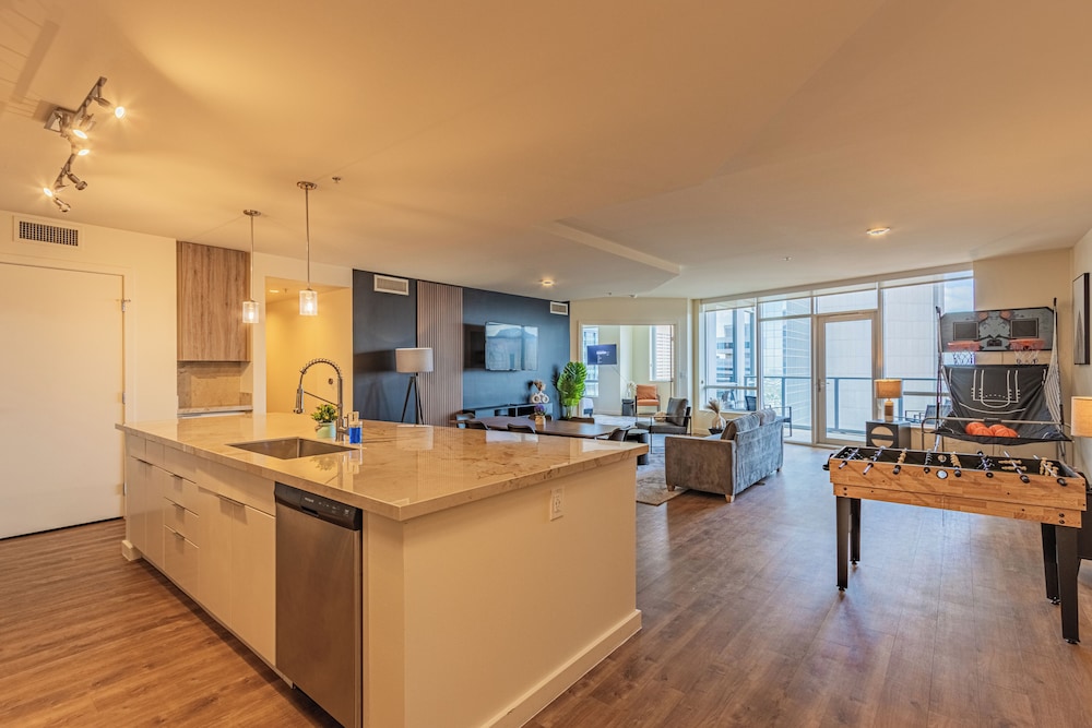 ROVE LIVING/KL - 44 Monroe