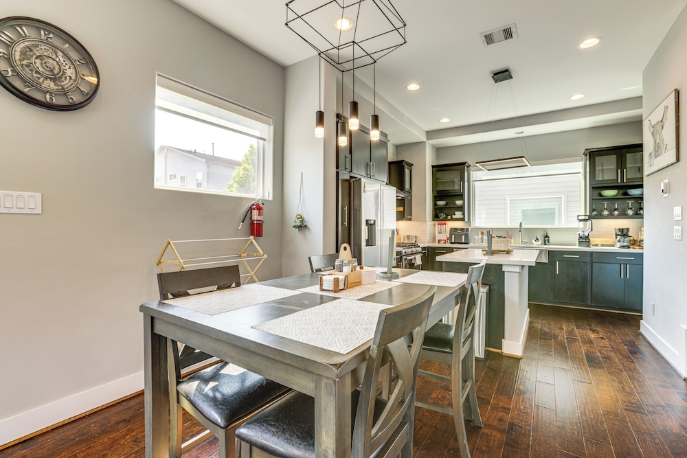 2 Mi to Dtwn: Modern Houston Home w/ Private Patio