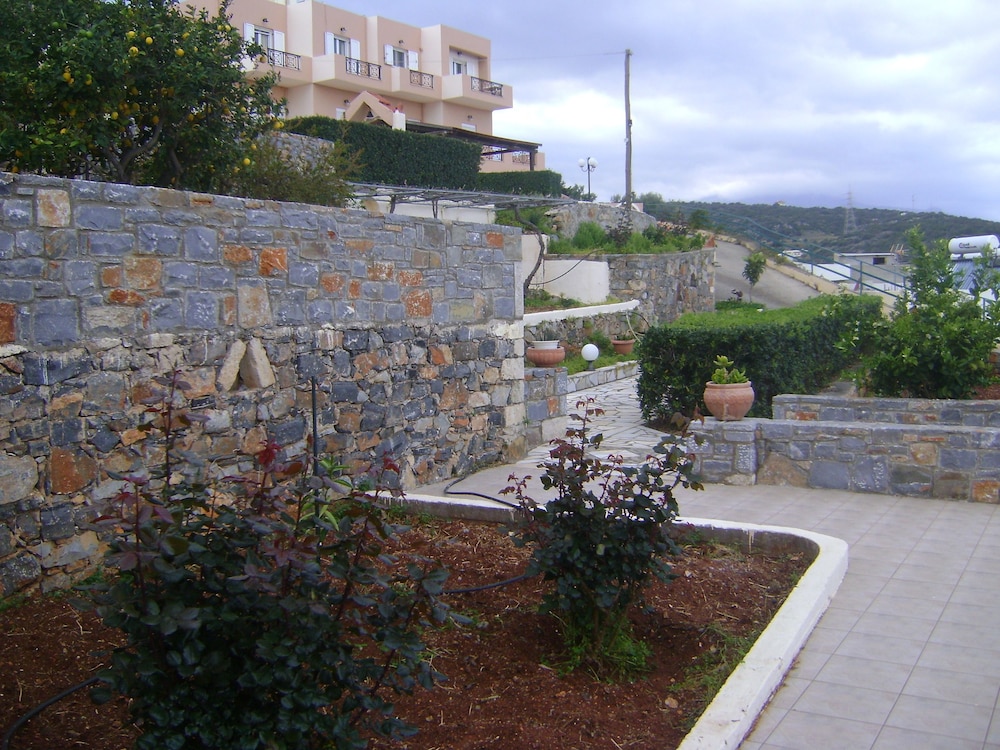 Kavousanos Apartments