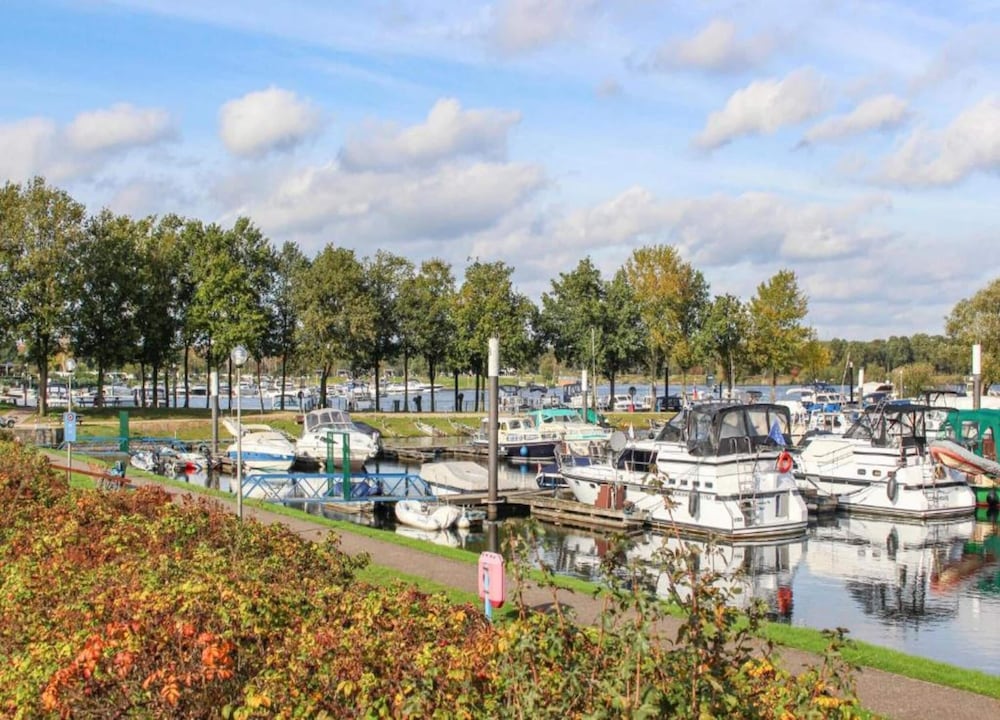 Lodge by Rhine With Stunning Water Views