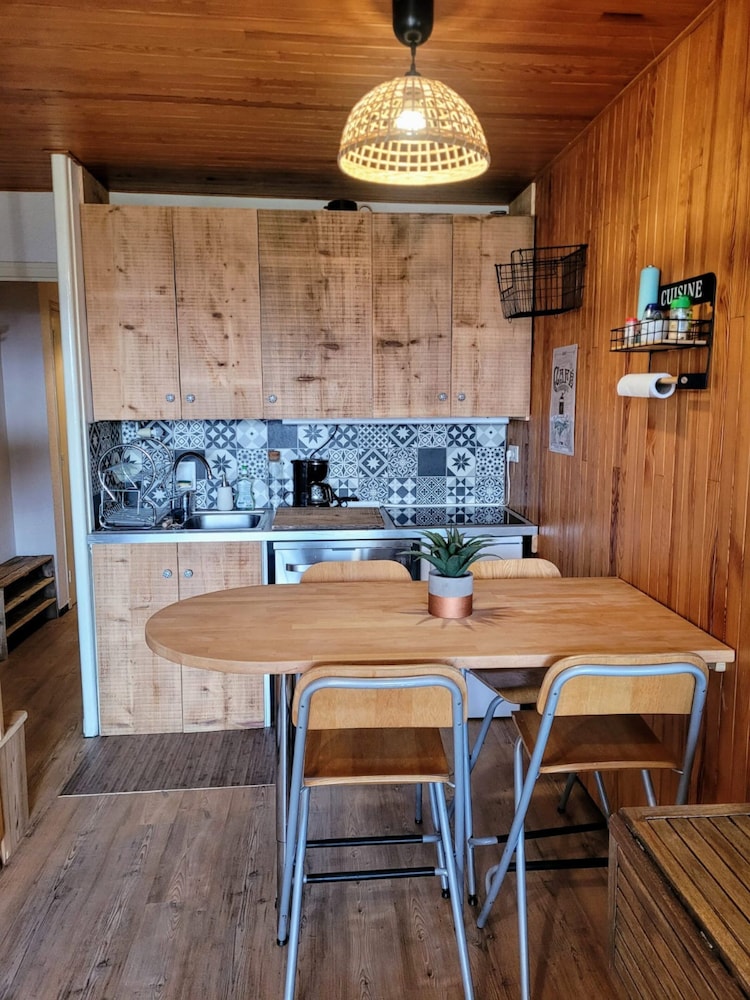 Peaceful Stay With Mountain View