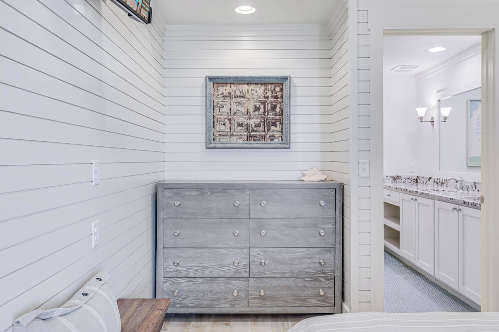 Beach Bungalow TC 2305