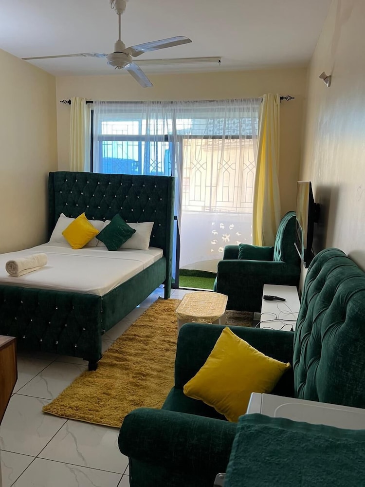 Lux Suites Lakeview Studios Bamburi