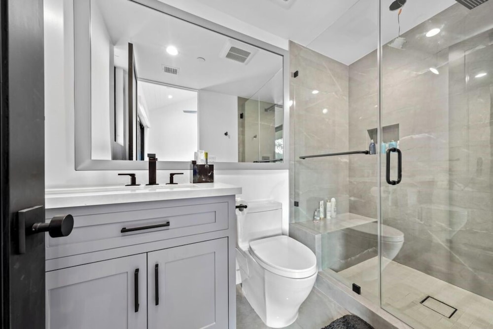 Oak Haven Sanctuary - Grand Estate With Pool, Guest House & Scenic Views