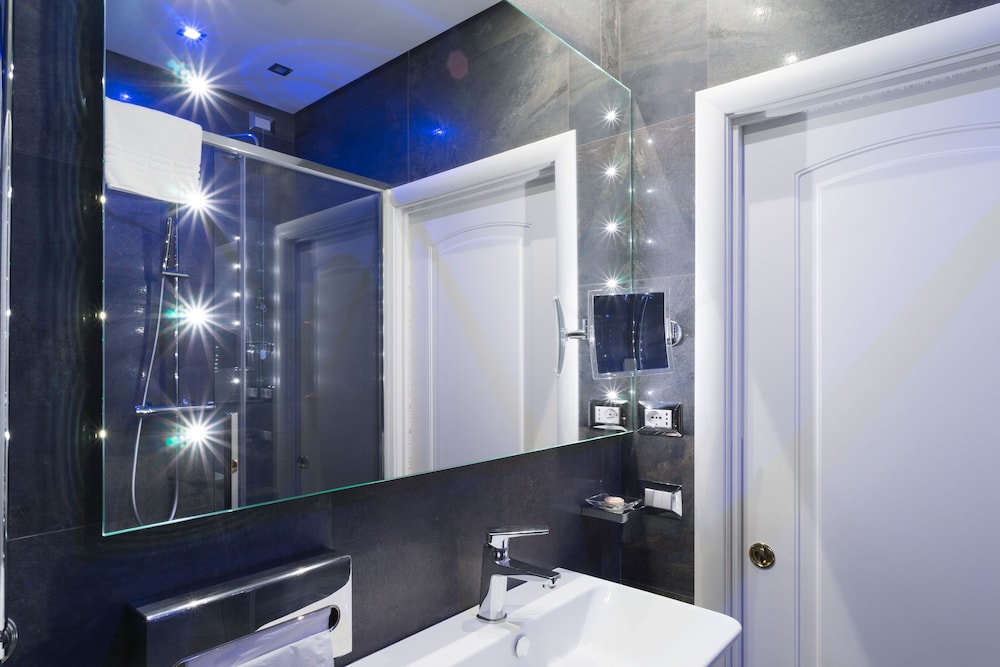 Les Diamants Spanish Steps Suite