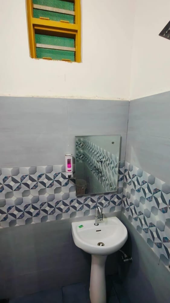 Hotel Moon -Near Bus Stand Panipat