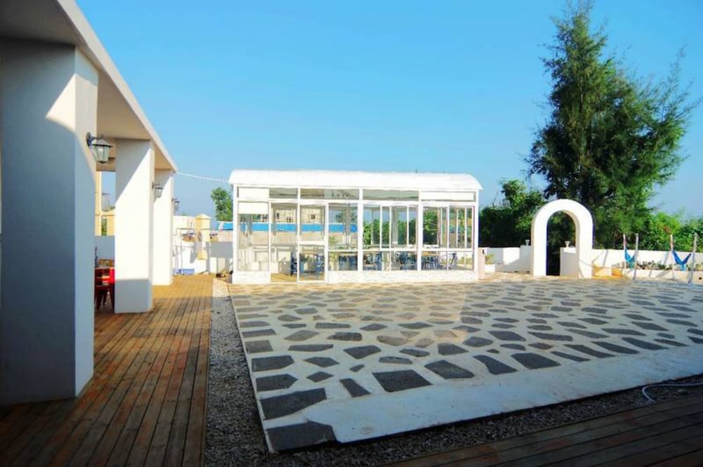 Weizhou Island Shengxiaguangnian Inn