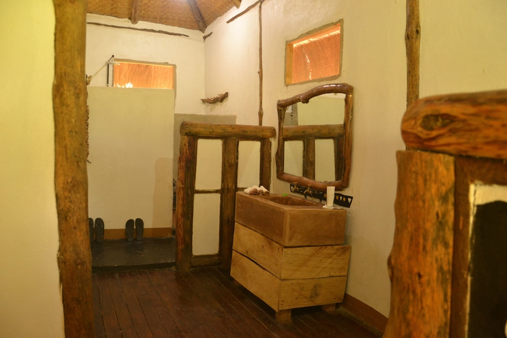 Topi Lodge