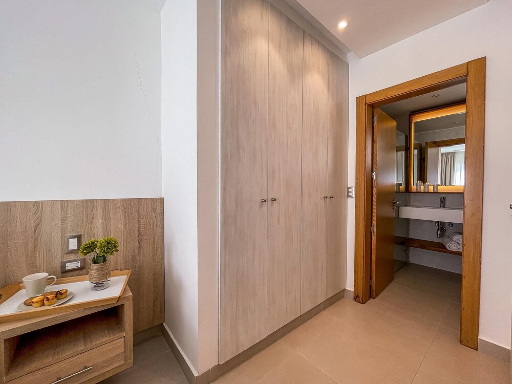 Luxury 2 bed Condo Just Steps From the Beach view 4
