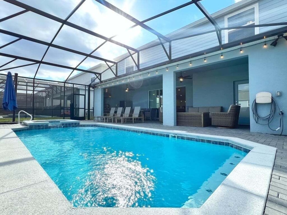 Scifi Theater Amazing Theme 7 Bed Pool Home 7 Bedroom Home