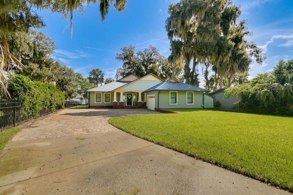 East Palatka Home on St Johns River w/ Boat Dock! view 4