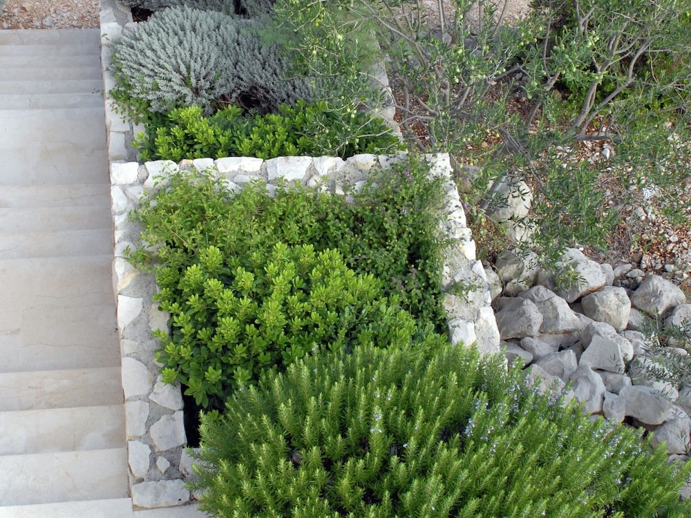 Holiday Home in Veli Rat Near Saharun