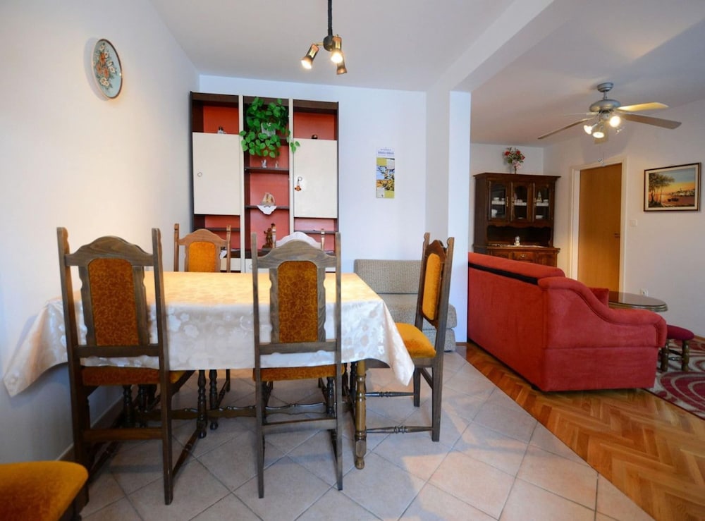 Apartment With Scenic View