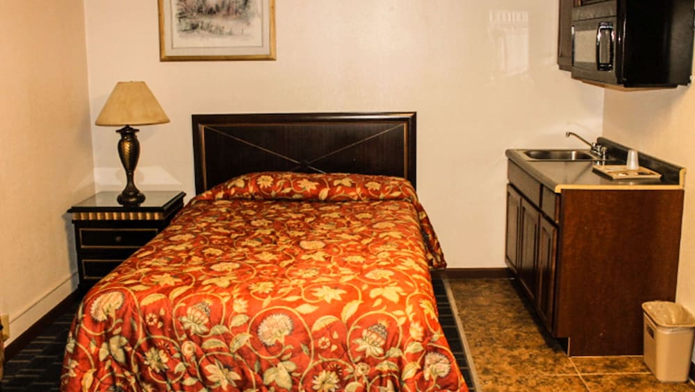 Junction City Vacations - Budget Host Golden Wheat Motel - Property Image 20