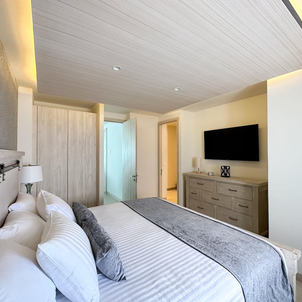 Brand New 6 Bedroom Penthouse