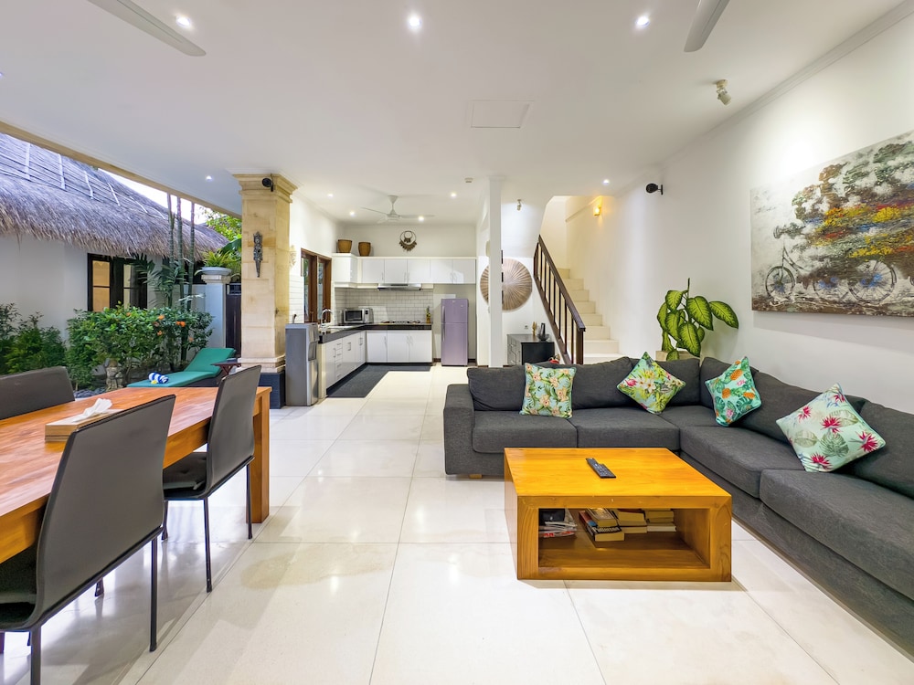 Villa Bugis Kayu Aya Seminyak