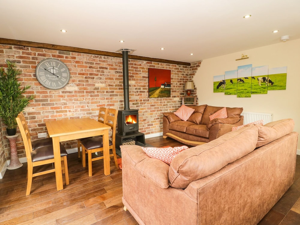 Ffynnonlwyd Cottage view 5